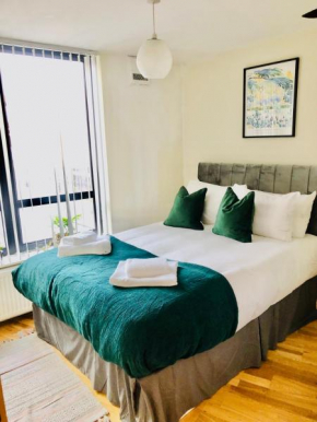 Modern 2 bedroom apartment 1 min from metro
